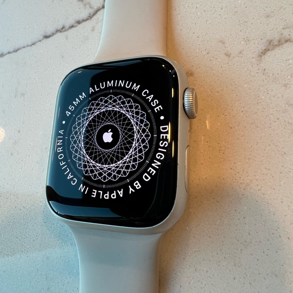 Apple Watch - Picture 3 of 5